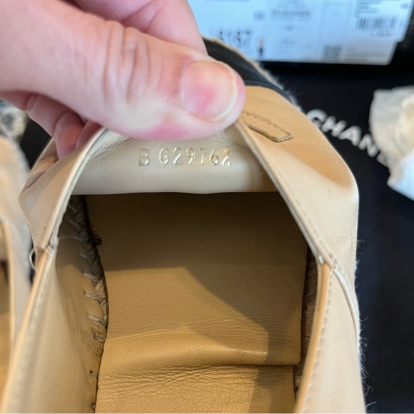 Chanel Women's 2022 Beige and Black Lambskin Leather Espadrilles - Size 38 - Picture 12 of 17